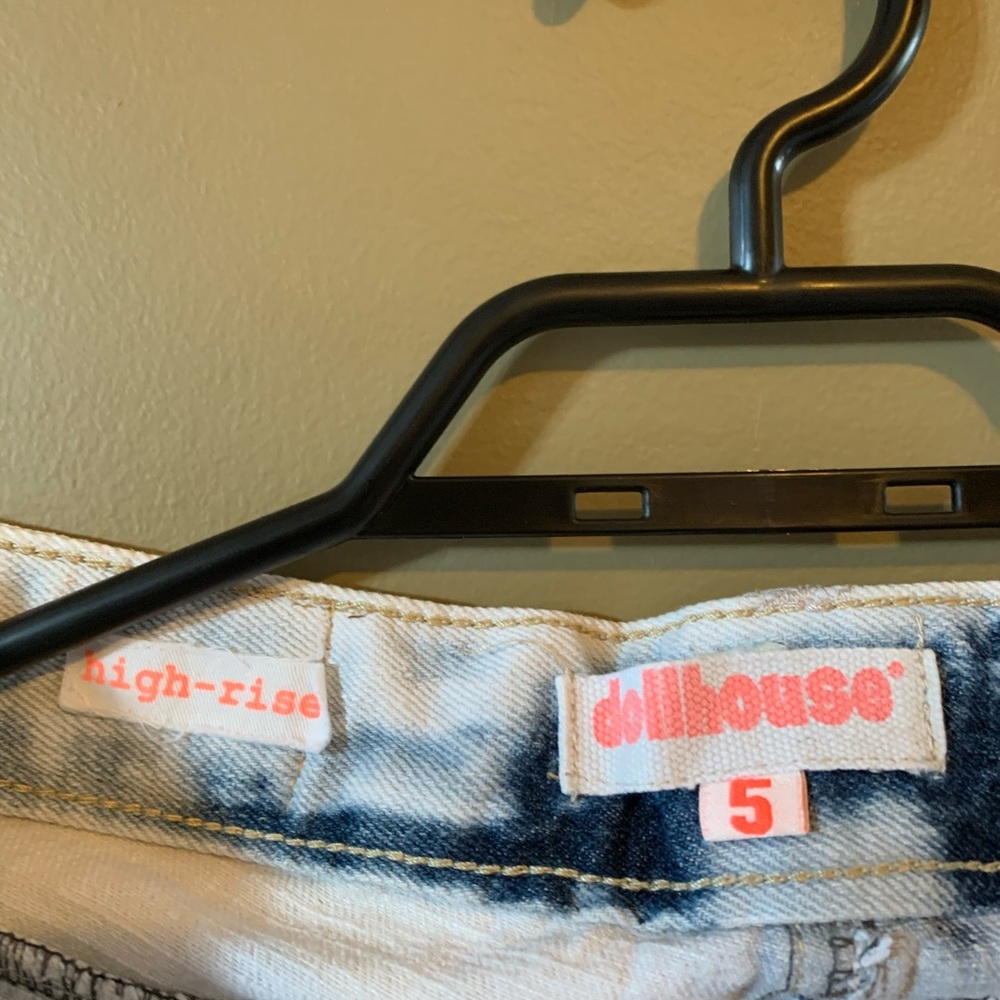 Shorts - Picture 3 of 3